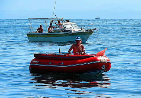 Tout savoir sur les bateaux pneumatiques en 2025 : guide pratique